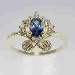 Oval Stone Leaf Ring