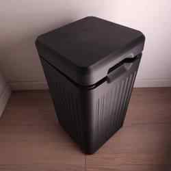 Çöp Kovası - 24x24x45 cm