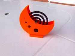 Yarım ay sivrisinek bobini tutucu