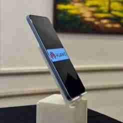 HUAWEI / Phone Stand (Portrait & Landscape) – Fast ~2h Print, 60–65 g (PLA+)