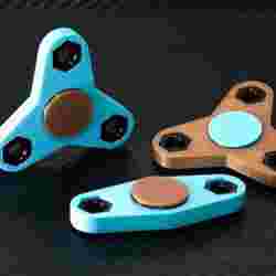 Customizable Fidget Spinner - Nuts, Coins or Bearings as Satellite