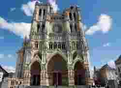 Ortaçağ Gotik Kalesi